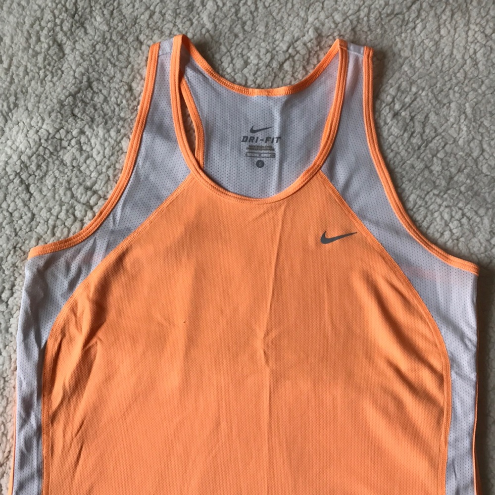 Lightweight workout tank Nike dri fit